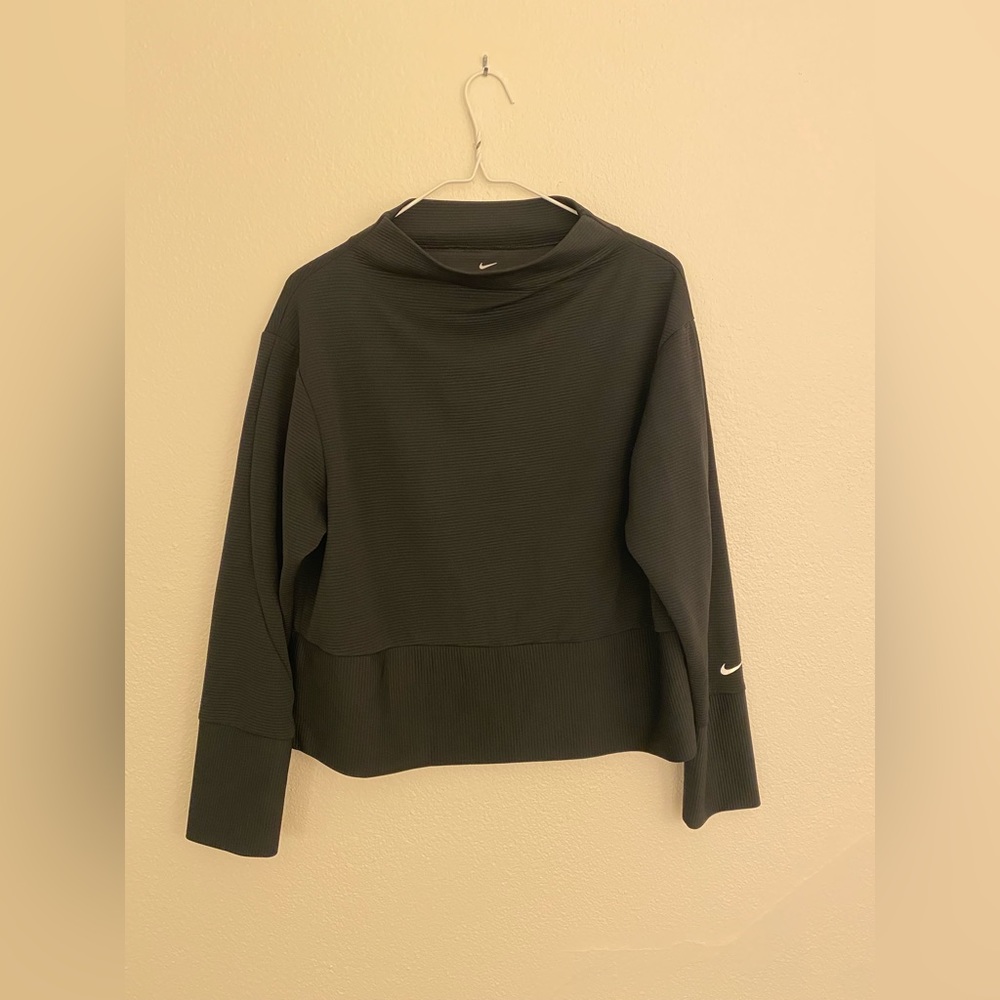 Nike Dri-Fit pullover